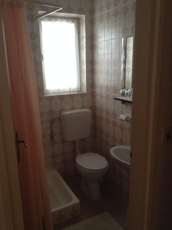 Apartment Biserka Barbat na Rabu Екстериор снимка