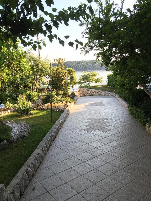Apartment Biserka Barbat na Rabu Екстериор снимка