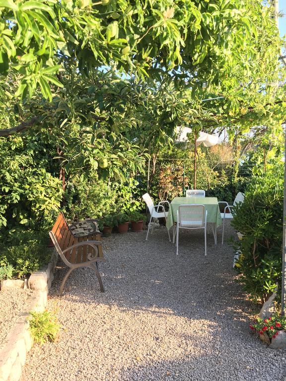 Apartment Biserka Barbat na Rabu Екстериор снимка
