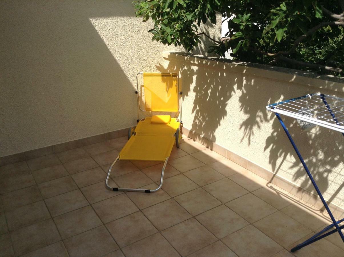 Apartment Biserka Barbat na Rabu Екстериор снимка