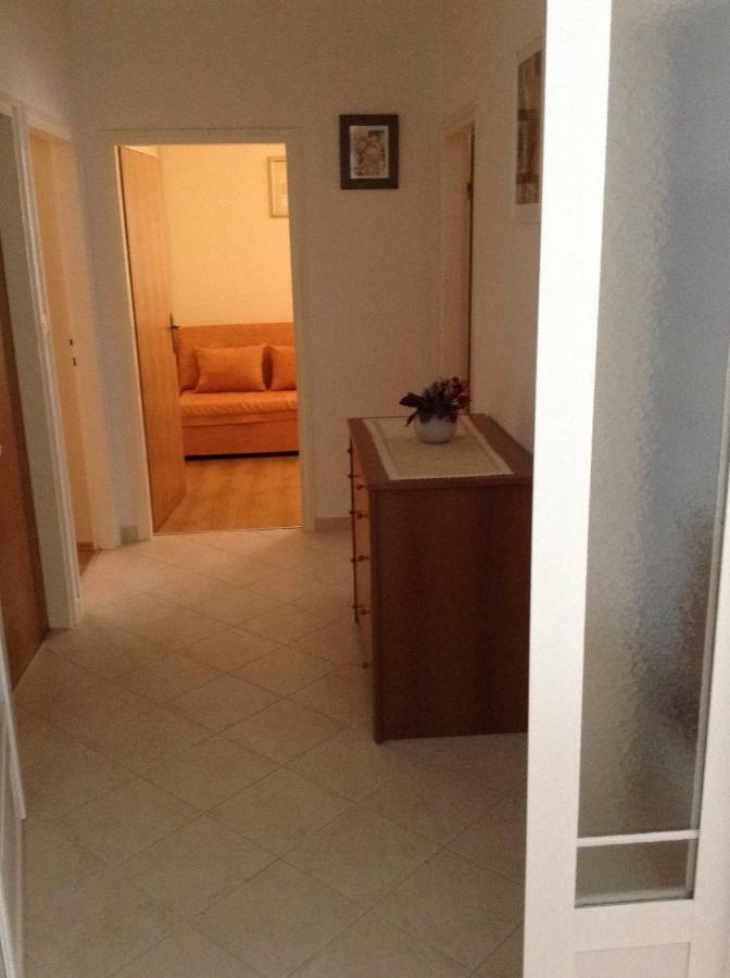 Apartment Biserka Barbat na Rabu Екстериор снимка
