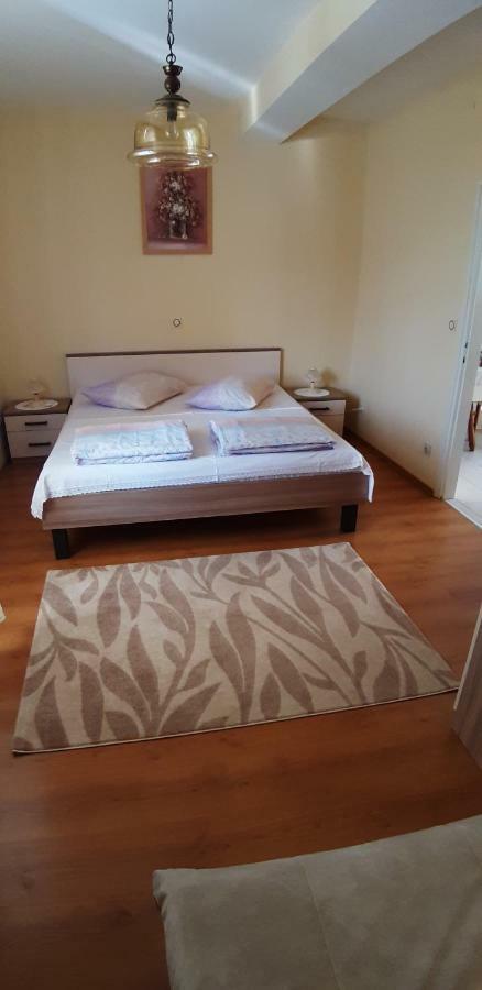 Apartment Biserka Barbat na Rabu Екстериор снимка