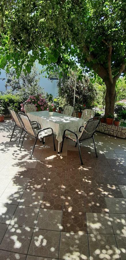 Apartment Biserka Barbat na Rabu Екстериор снимка