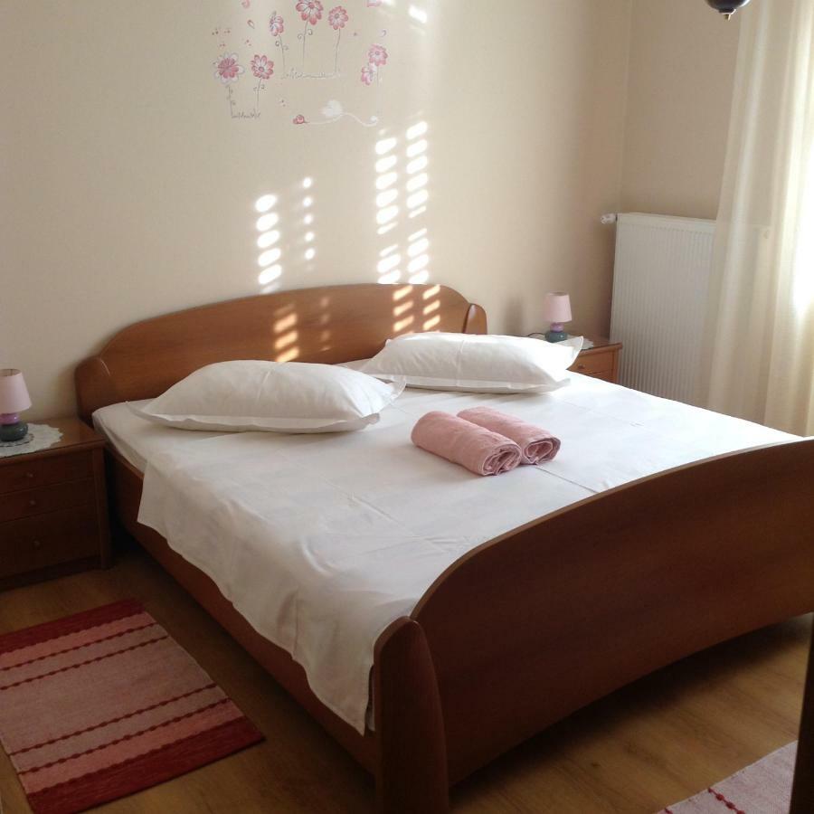 Apartment Biserka Barbat na Rabu Екстериор снимка