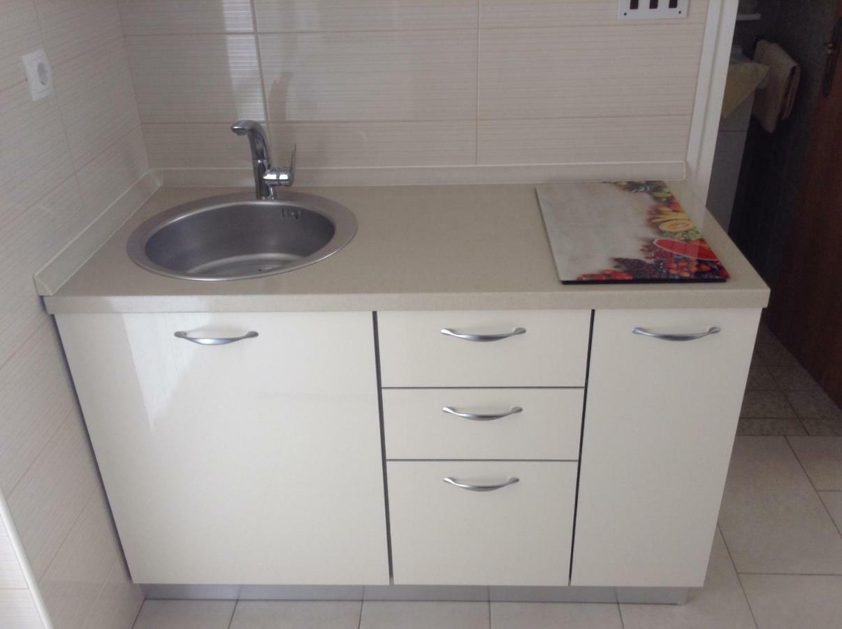 Apartment Biserka Barbat na Rabu Екстериор снимка