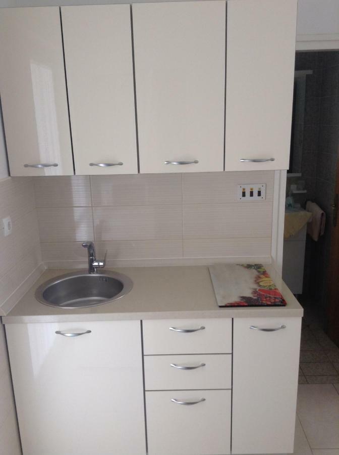 Apartment Biserka Barbat na Rabu Екстериор снимка