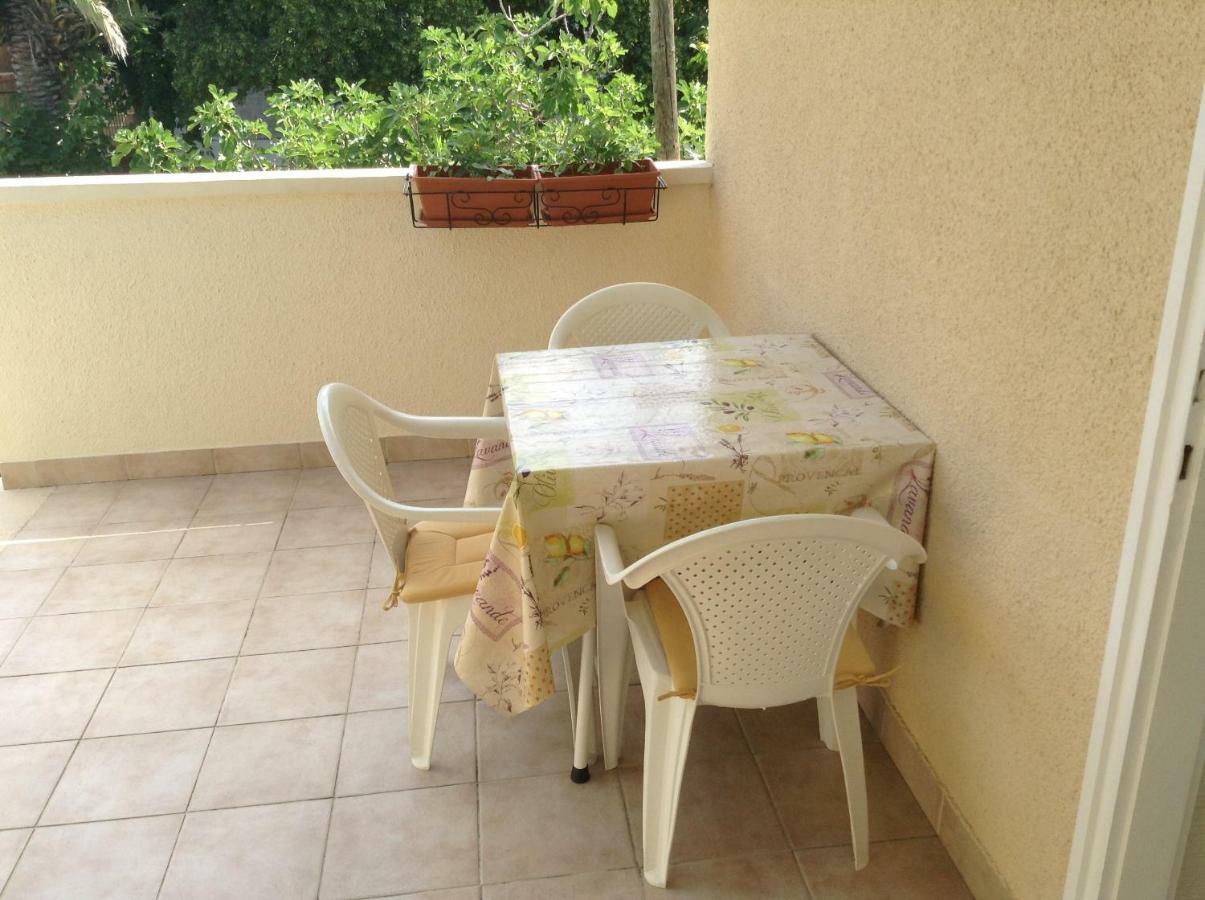 Apartment Biserka Barbat na Rabu Екстериор снимка
